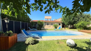 EXCELENTE CASA 2 DORM con cochera y piscina cerca del centro de VCP